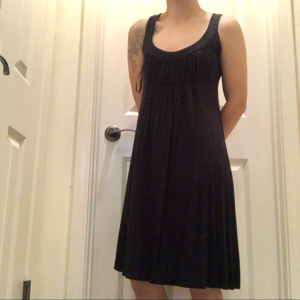 4/$20 New York and Co Black Knee Length Dress